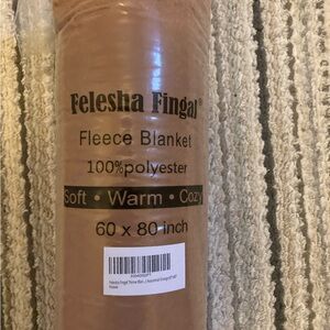 Fleece Blanket in Soft Brown